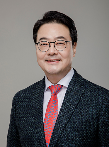 President Jong Woong Park