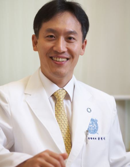 International Affairs Committee Hyun Sik Gong